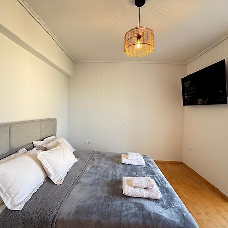 Sunny Home Private Jacuzzi Hydromassage Acropolis & Lycabettus Far View Parking 300M Metro Peristeri أثينا المظهر الخارجي الصورة