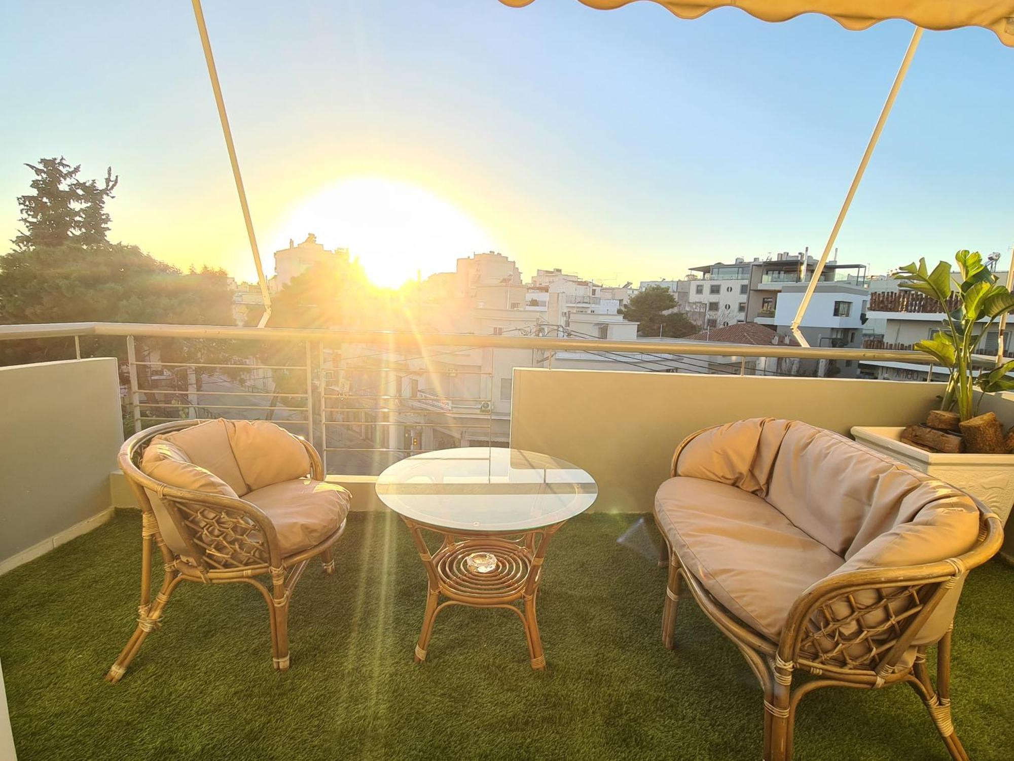 Sunny Home Private Jacuzzi Hydromassage Acropolis & Lycabettus Far View Parking 300M Metro Peristeri أثينا المظهر الخارجي الصورة