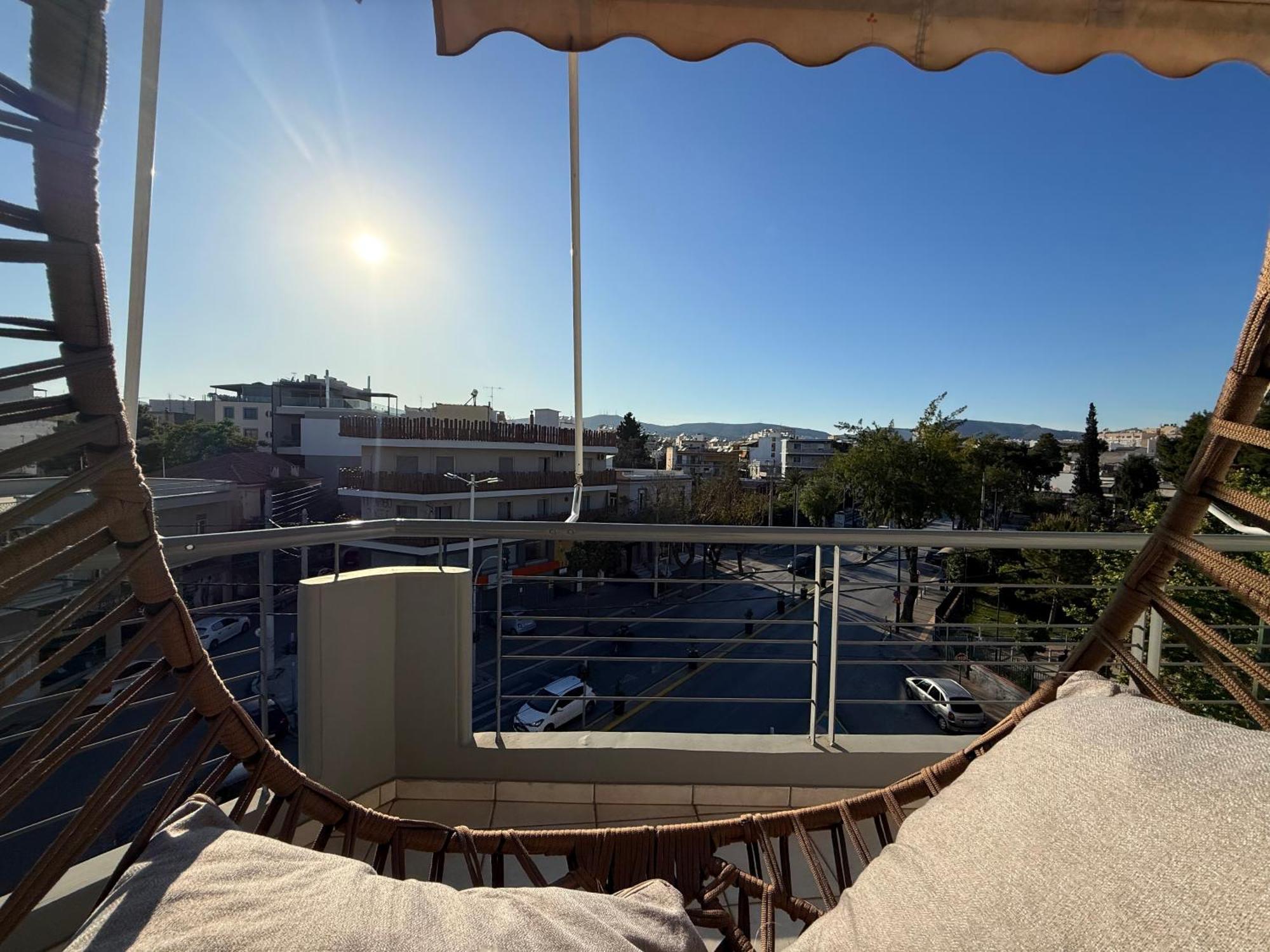 Sunny Home Private Jacuzzi Hydromassage Acropolis & Lycabettus Far View Parking 300M Metro Peristeri أثينا المظهر الخارجي الصورة